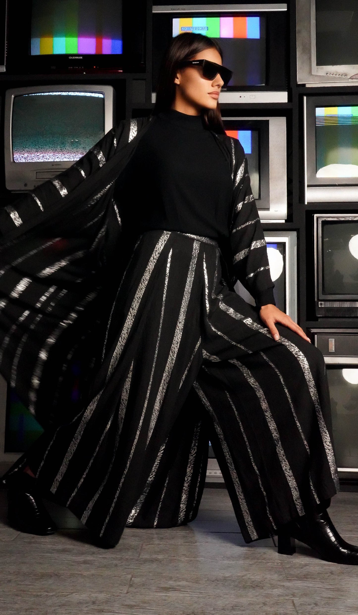 Oversized Linen Abaya - Front View
